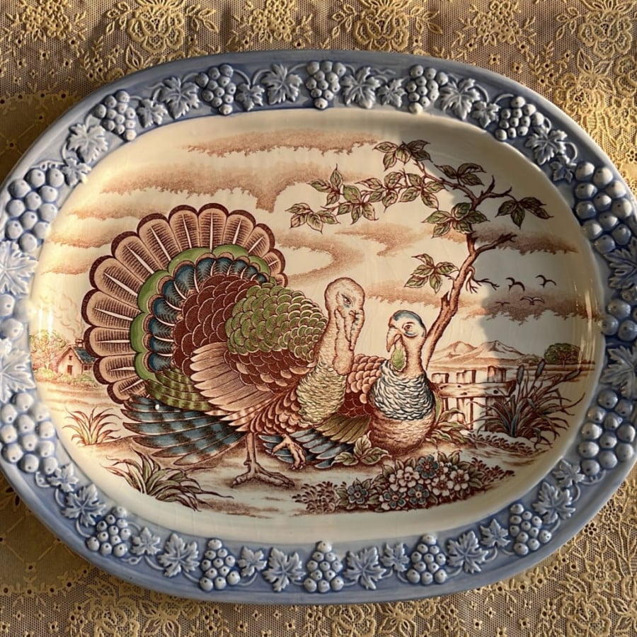 An antique and rare dish | Japanese industry