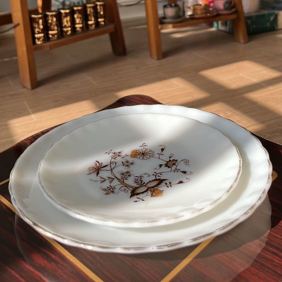 Vintage dish, Korean industry