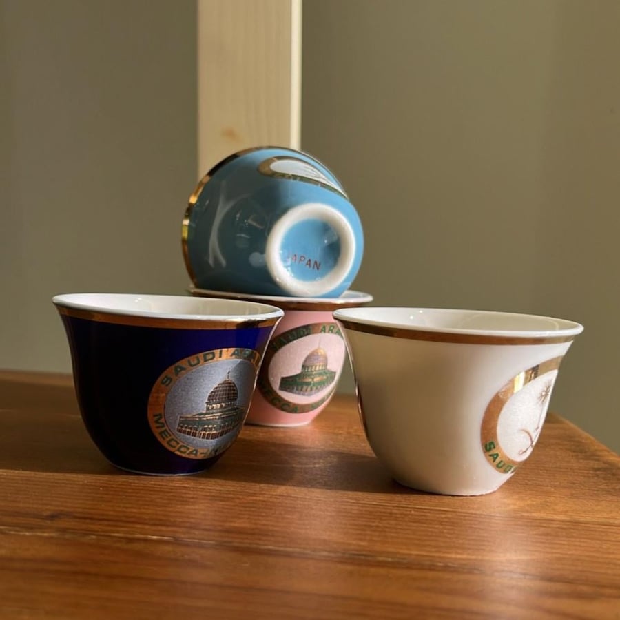 Vintage Japanese cup, 1980s edition | Featuring the logo (two swords, a palm tree, Mecca and Medina)