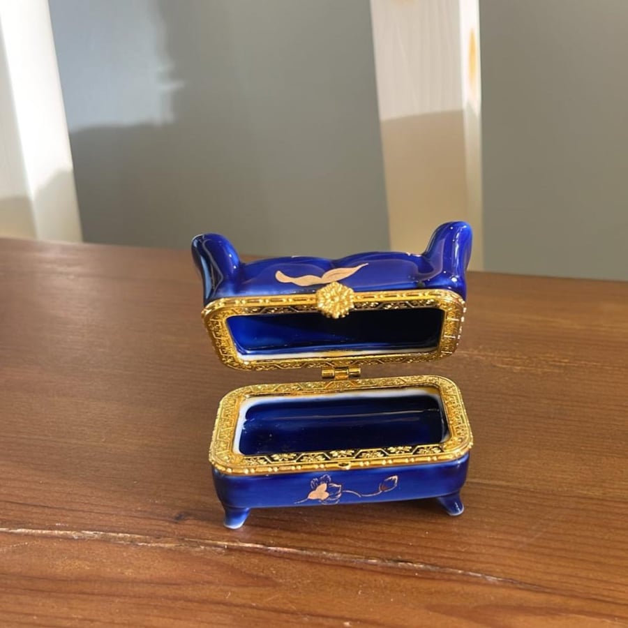 vintage ceramic box