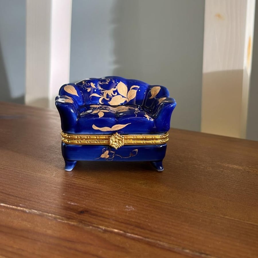 vintage ceramic box