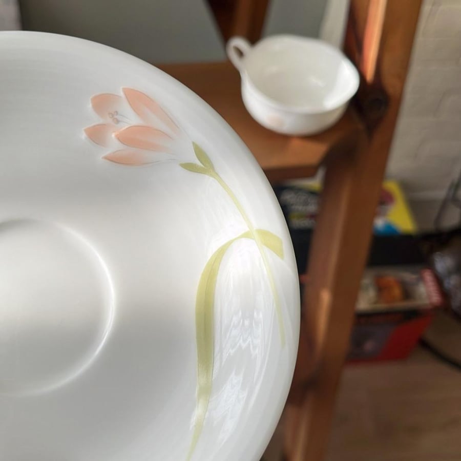 كوب فنتج من البورسلين الصيني العظمي الفاخر Petite Bone China | ماركة Cést Blanc"  المصنوعة بواسطة "Momoyama"  في اليابان