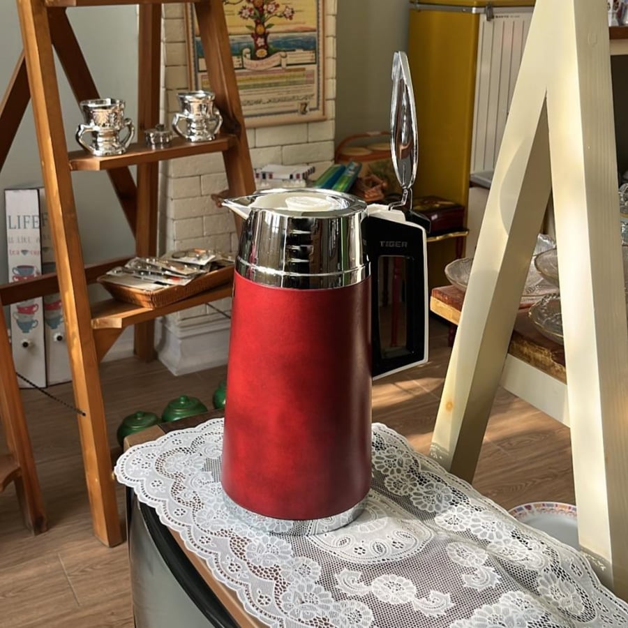 Vintage Japanese thermos, a rare find from the Tiger brand | 1970s edition