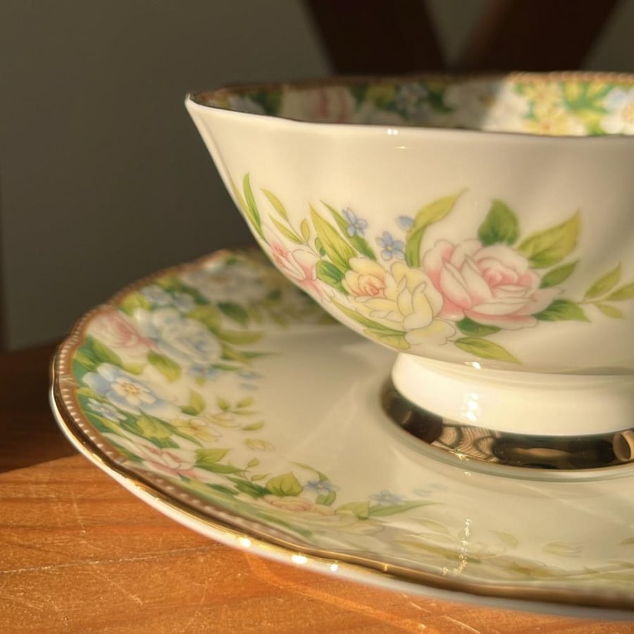Vintage mug made of bone china - from the renowned Japanese brand Yamaka