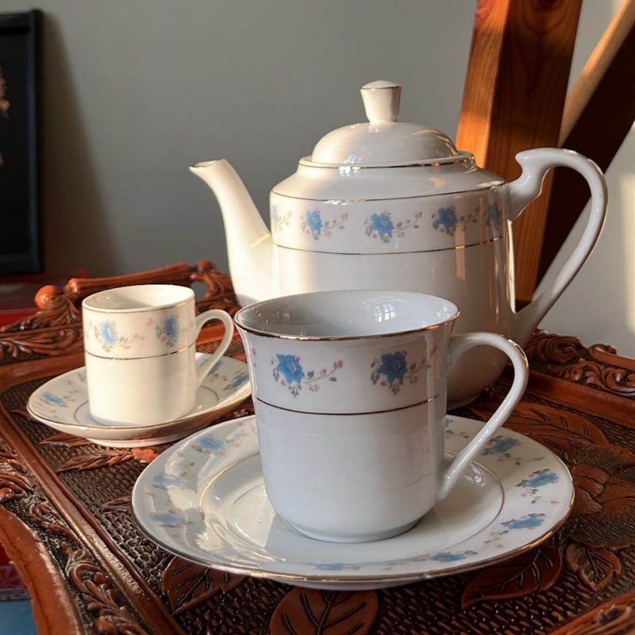 Jug and cups set طقم فنتج بتوريد أنيق