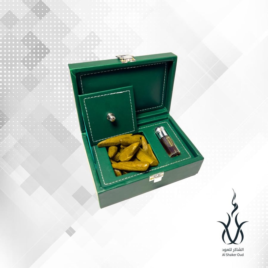 علبه هديه فاخرة - تحتوي على أوقية عود مروكي طبيعي محسن فاخر و ربع تولة مخلط عود فاخر عطري