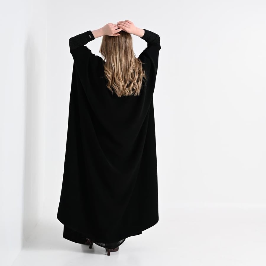 Sable Bisht Abaya