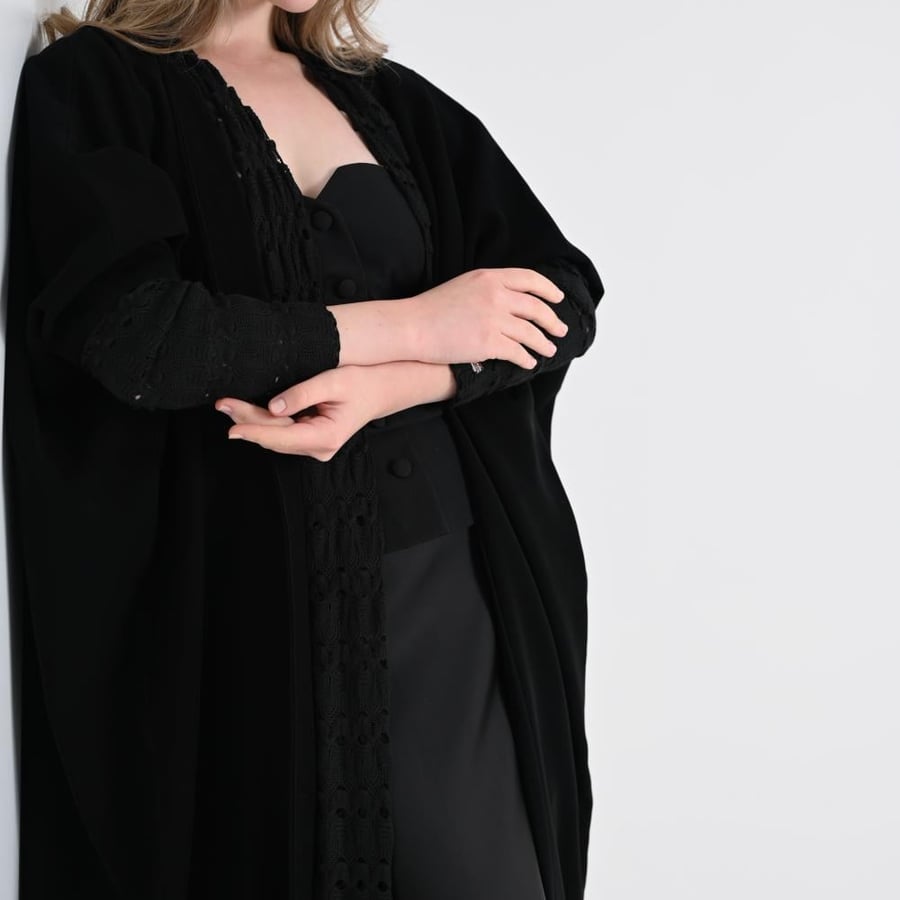 Sable Bisht Abaya