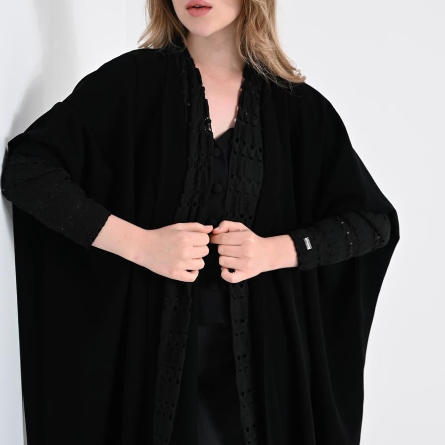 Sable Bisht Abaya