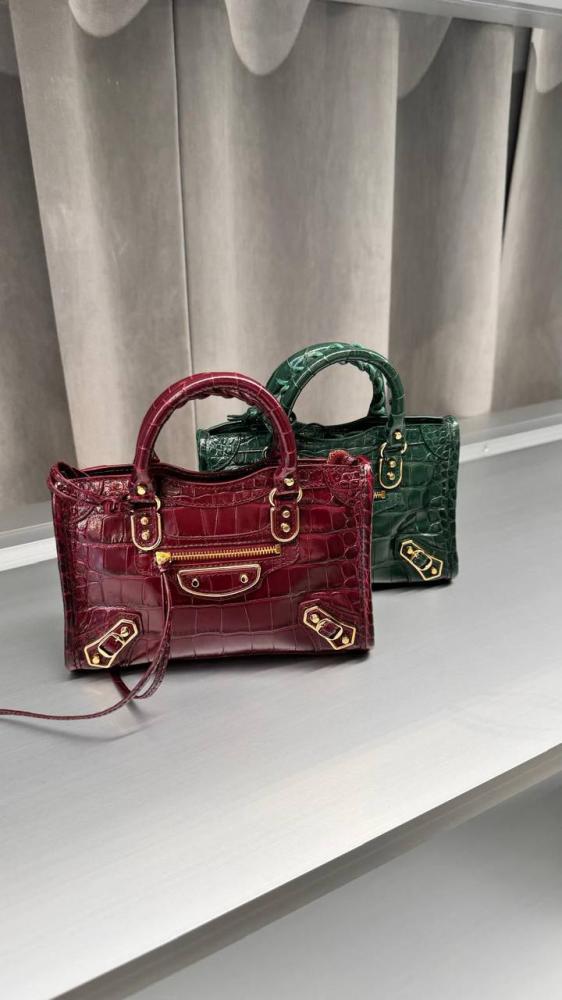 شنطه BALENCIAGA