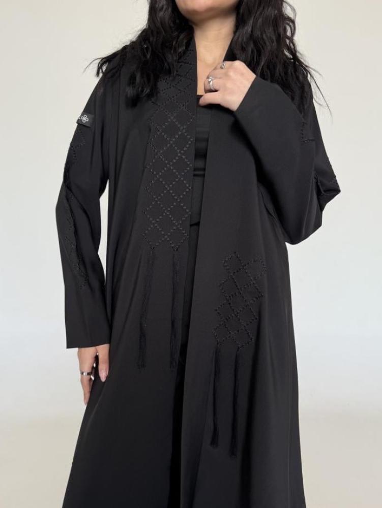 عبايه تطريز L137