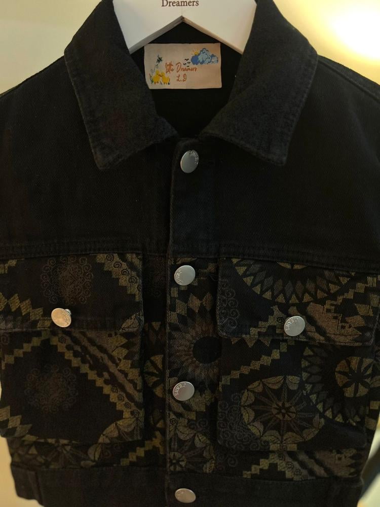 جاكيت جنز مزخرف