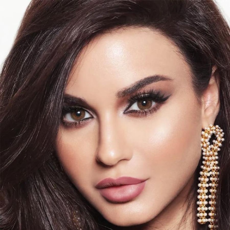 عدسات لاصقة ملونة تجميلية من ديفا نت مظهر طبيعي للعيون