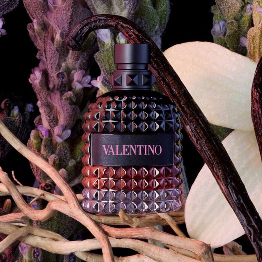 عطر رجالي فالنتينو أومو بورن إن روما او دي بارفيوم إنتنس زجاجة هرمية