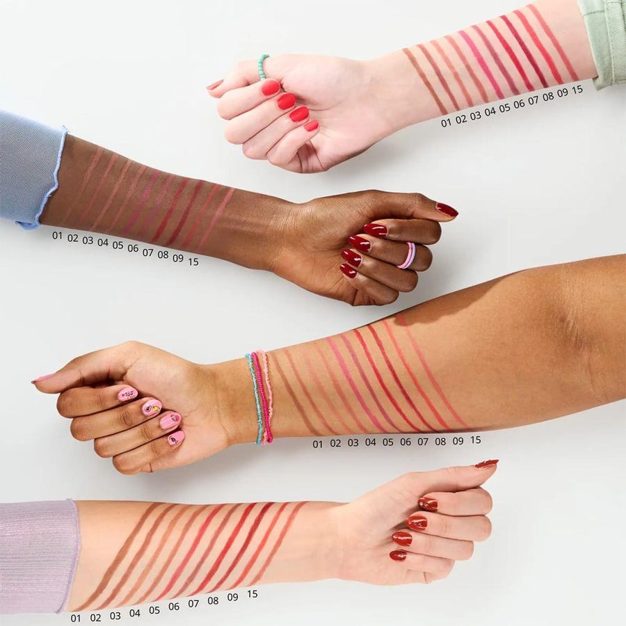 محدد شفاه مطفي Comfort Matte من essence ثبات 8 ساعات وتركيبة مريحة