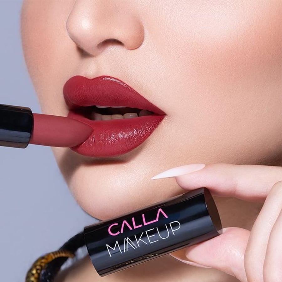 أحمر شفاه كريمي شبه مطفي Calla Makeup بدرجة بني زهري BrownPink CM68