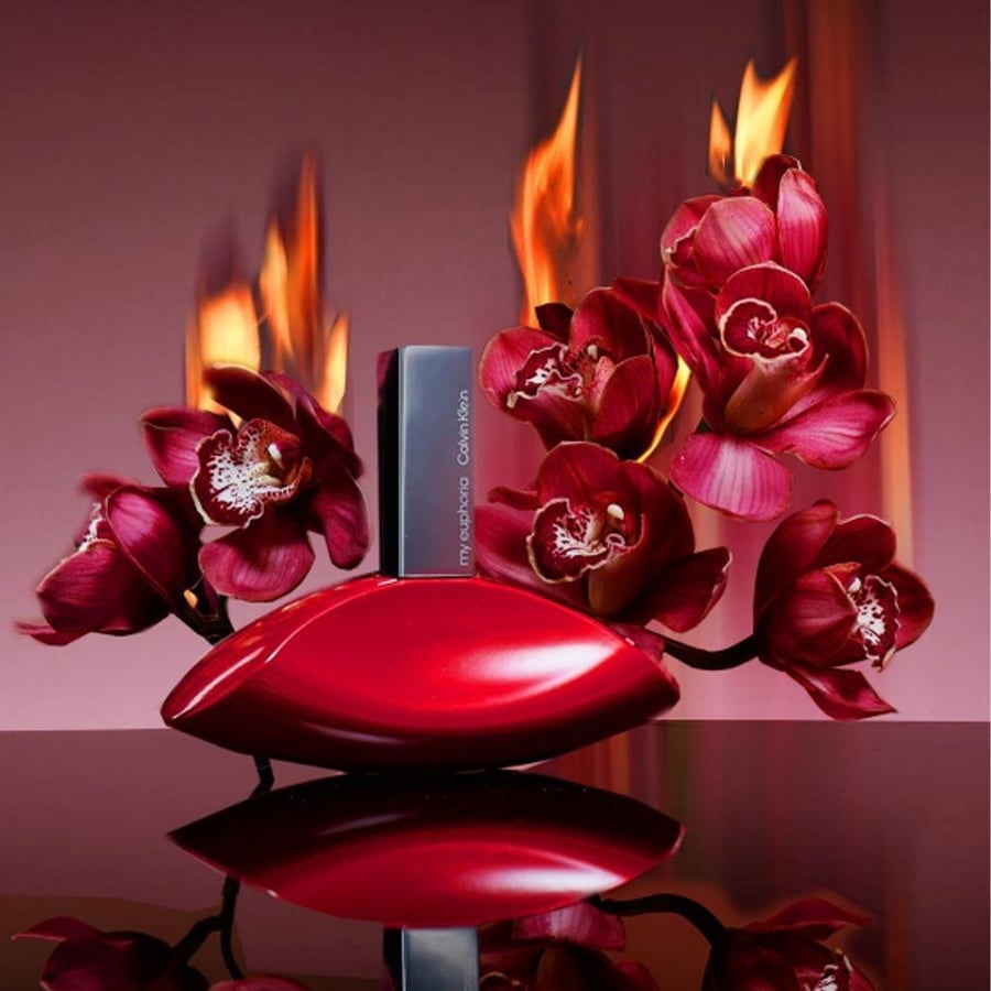 عطر او دو برفيوم ماي يوفوريا من Calvin Klein زجاجة حمراء