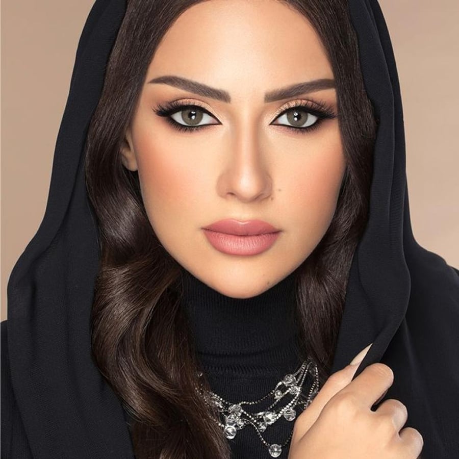 عدسات زينة كريمية من Enath درجة كريم لإطلالة طبيعية
