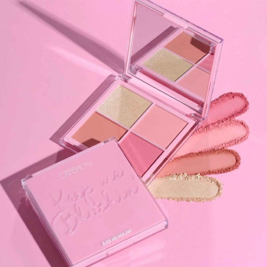 باليت أحمر خدود وهايلايت 247 Keep Me من Beauty Creations وردي مع مرآة