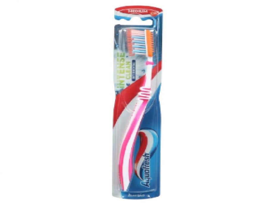 فرشاة أسنان متوسطة الحجم من Aquafresh لتنظيف مكثف بألوان متنوعة 1 حبة