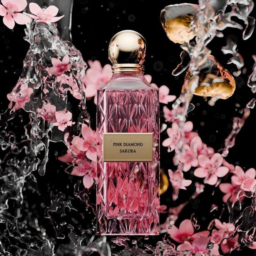 عطر او دو برفيوم بينك دايموند ساكورا من إبراهيم القرشي زجاجة وردي ماسي