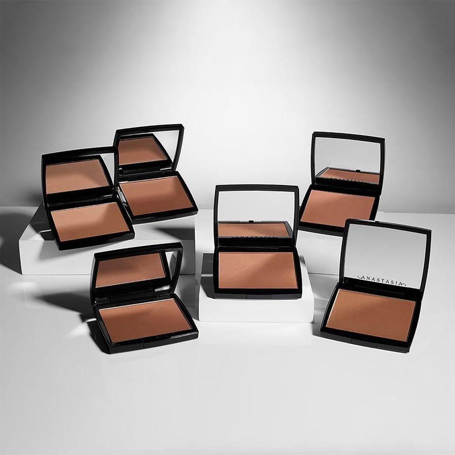 برونزر بودرة مضغوطة روزوود من Anastasia Beverly Hills درجة Rosewood