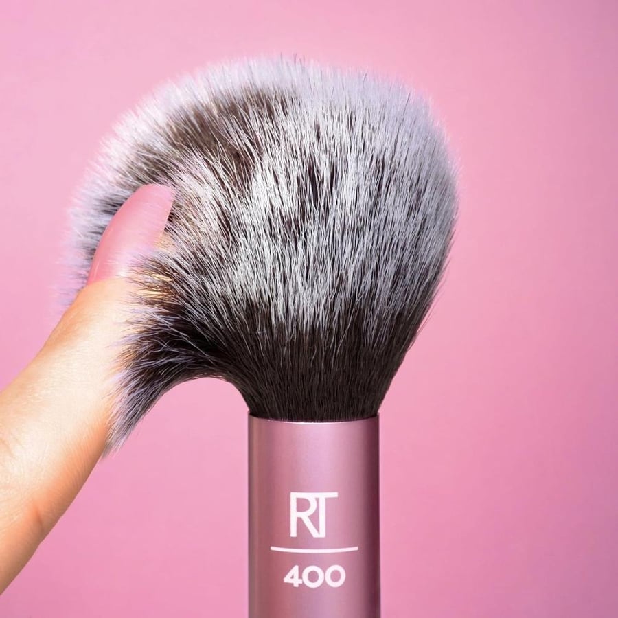 فرشاة بلشر Ultra Blush من Real Techniques وردي قبة كبيرة وشعيرات ناعمة