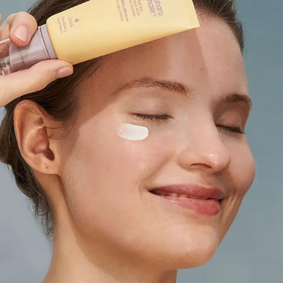 واقي شمس يومي بلاك رايس Moisture Air Fit من haruharu wonder SPF50 50مل