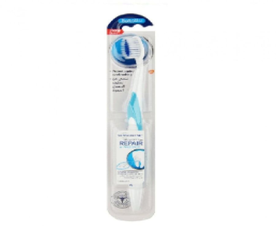 فرشاة أسنان من OralB ناعمة لترميم وحماية لون أزرق فاتح 1 قطعة