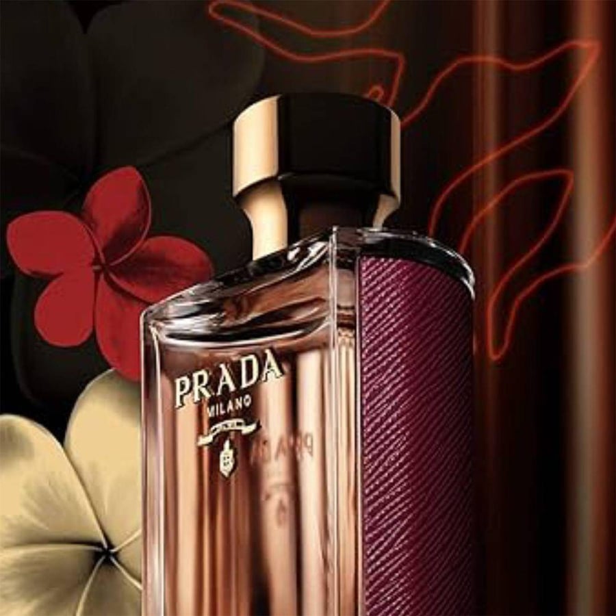 عطر لا فيم إنتنس من برادا او دو برفيوم فواح ومكثف