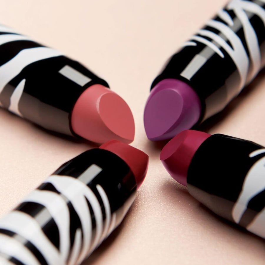 أحمر شفاه مطفي PhytoLip Twist من Sisley باريس درجات وردي وأحمر