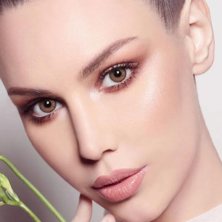 عدسات ملونة لاتييه من ديفا لون لاتييه طبيعي ومظهر أنيق