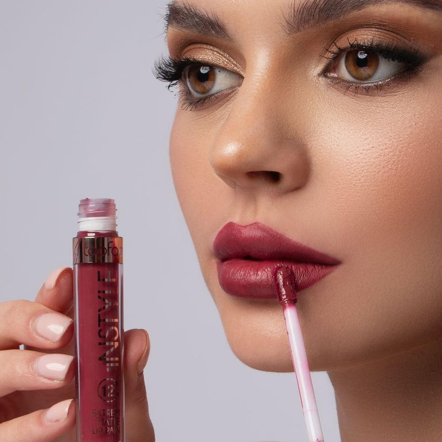 أحمر شفاه مطفي اكستريم من Instyle درجة Burgundy رقم 14