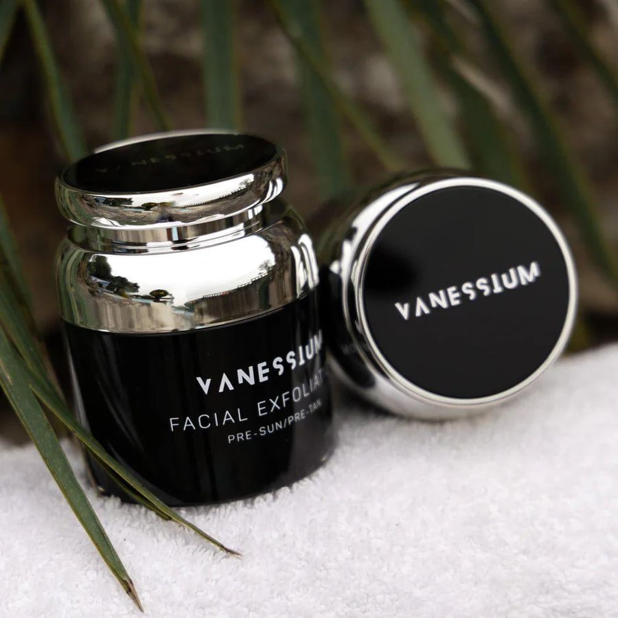 مقشر الوجه كريمي فانيسيوم Vanessium 50 مل زجاج أسود