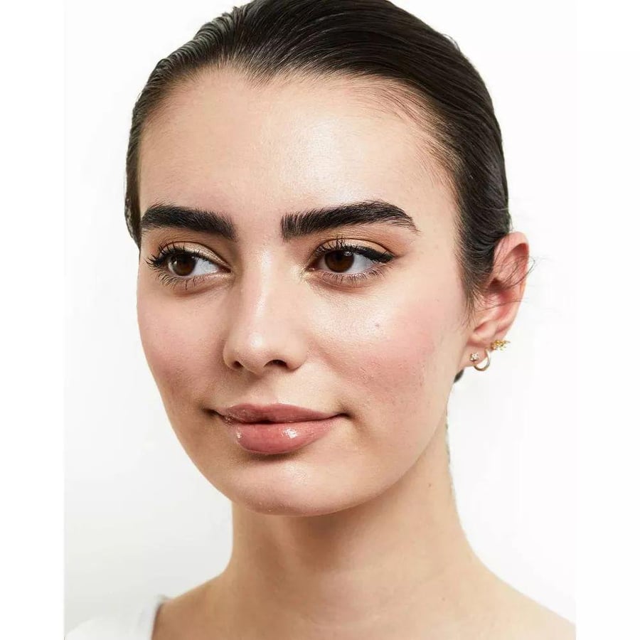 مجموعة أحمر خدود Cheek Lift من Makeup Revolution موديل 6372 بدرجات متعددة