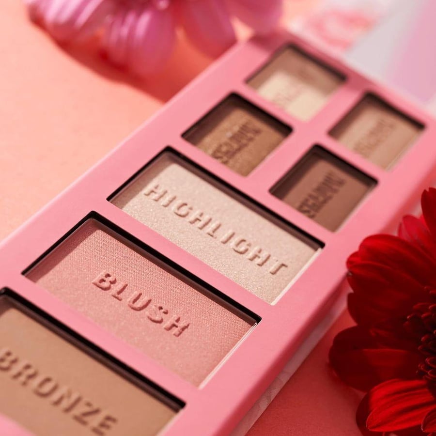 طقم مكياج الوجه والعيون بلوم بيبي بلوم من ايسنس 01 Make It Bloom 7490
