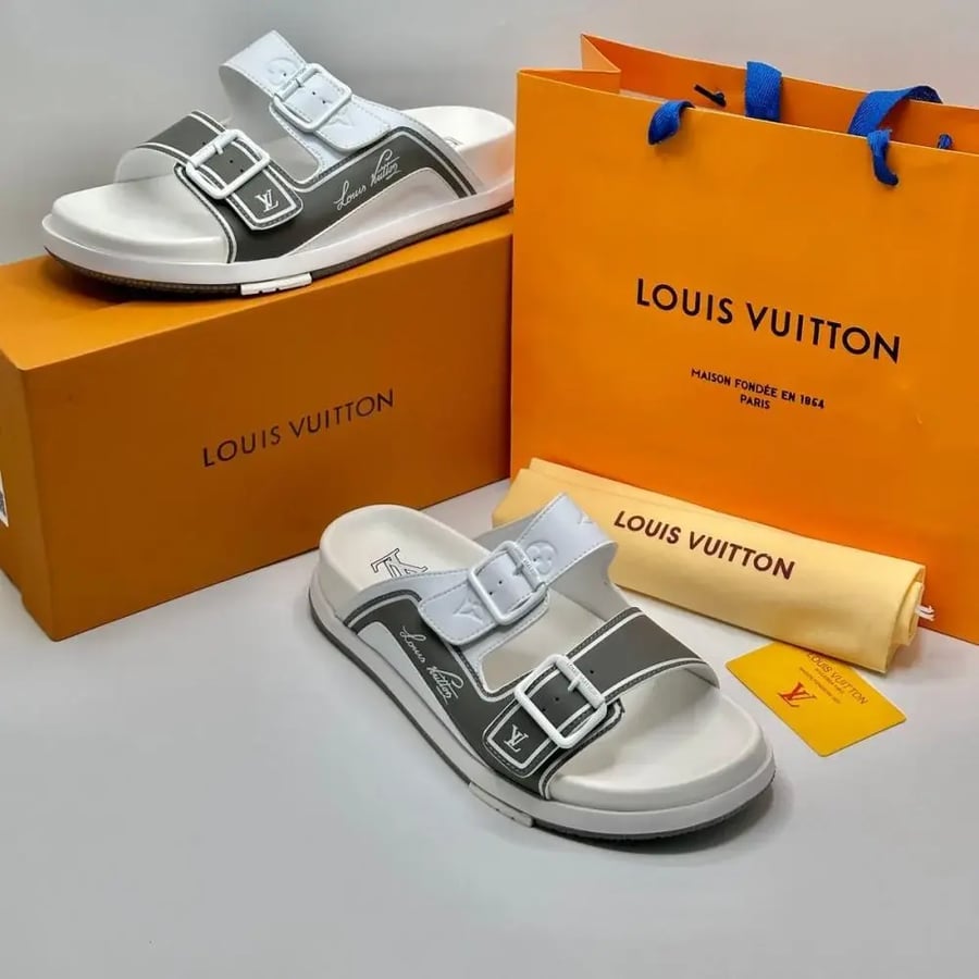 Louis vuitton slippers ‏