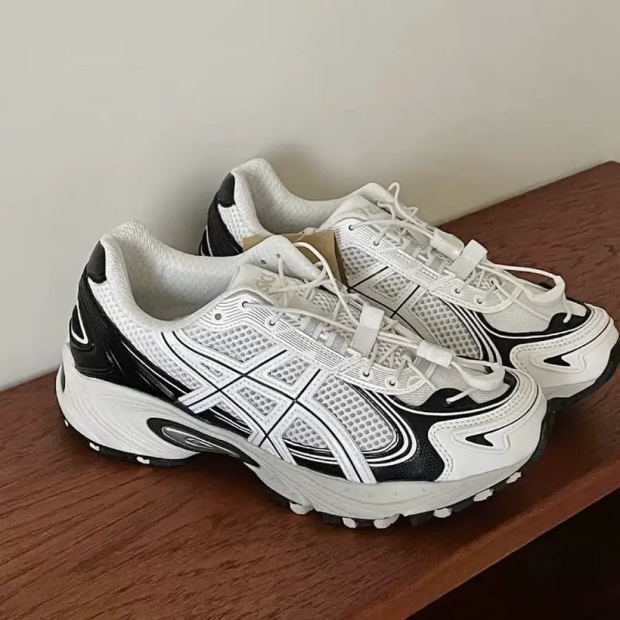 GEL KAYANO 14' VANILLA TARMAC, silver and black