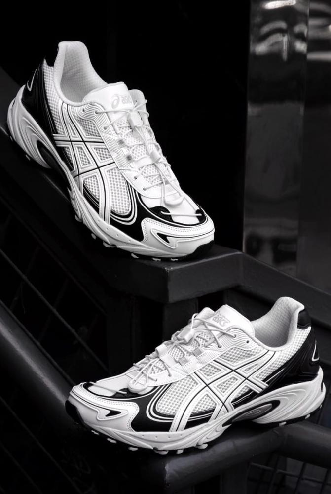 GEL KAYANO 14' VANILLA TARMAC, silver and black
