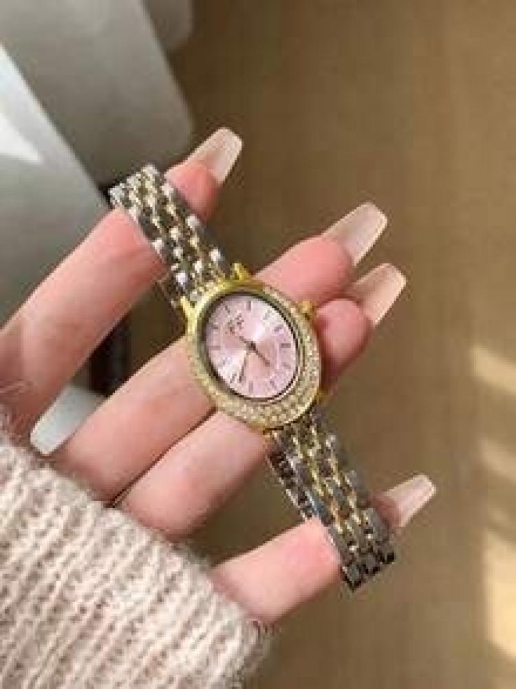 ساعات شي إن نسائي