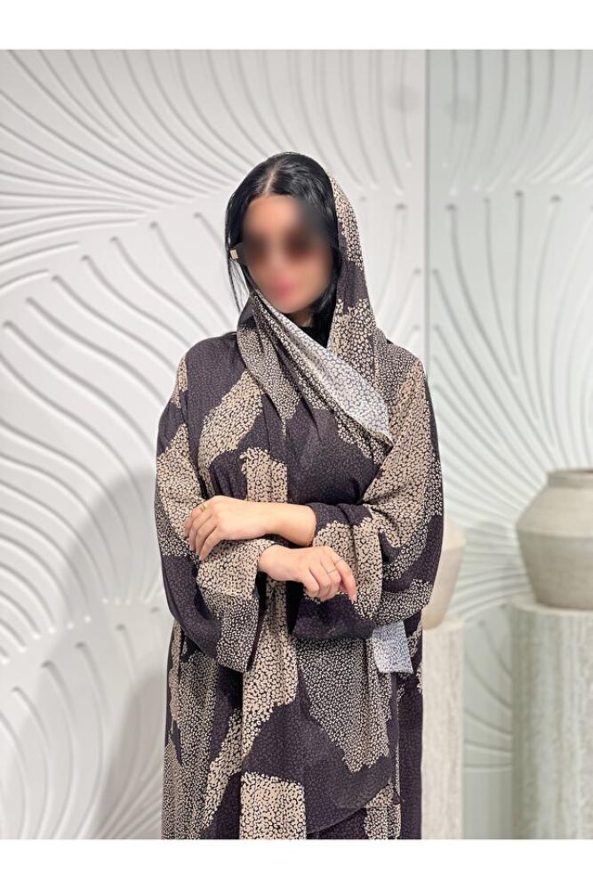 elegant veil عباية منسدلة بنقوش هندسية دائرية باللونين الأسود والرمادي
