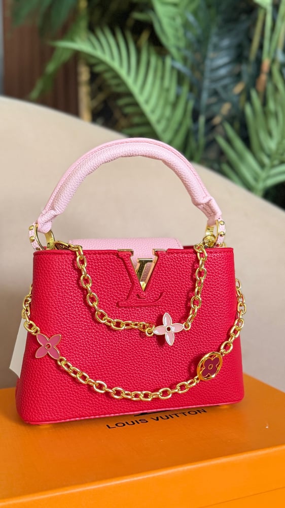 شنطة LV احمر