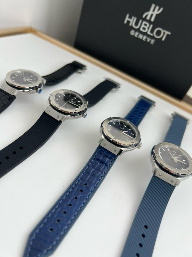 Breadcrumb WATCHES CLASSIC FUSION MOONPHASE CLASSIC FUSION AEROFUSION MOONPHASE 33mm
