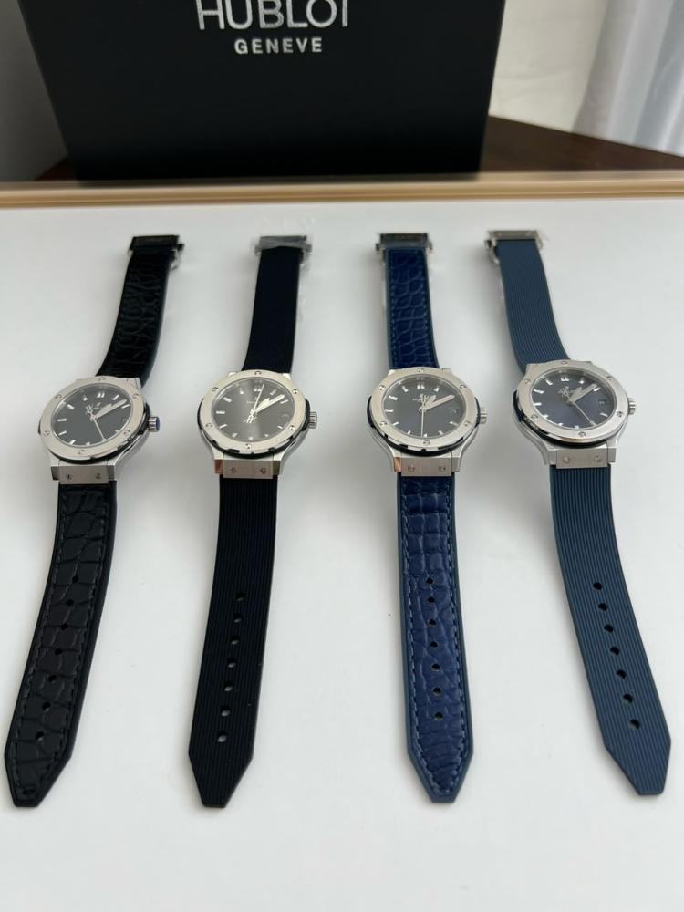 Breadcrumb WATCHES CLASSIC FUSION MOONPHASE CLASSIC FUSION AEROFUSION MOONPHASE 33mm