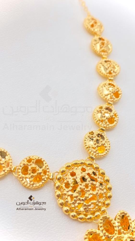 عقد ذهب عيار 21