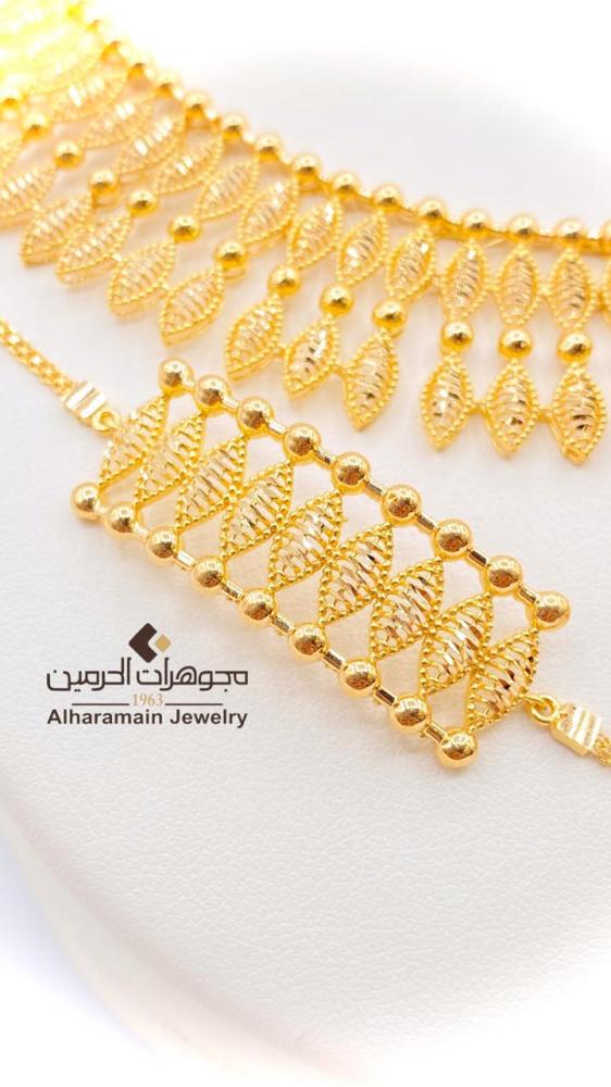 طقم ذهب عيار 21