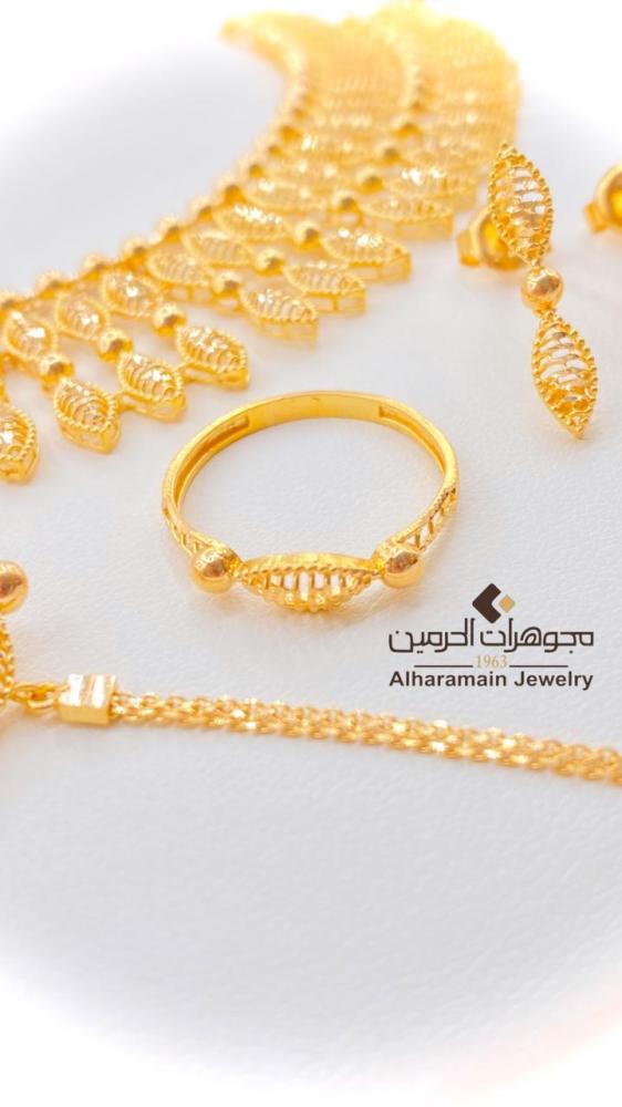 طقم ذهب عيار 21