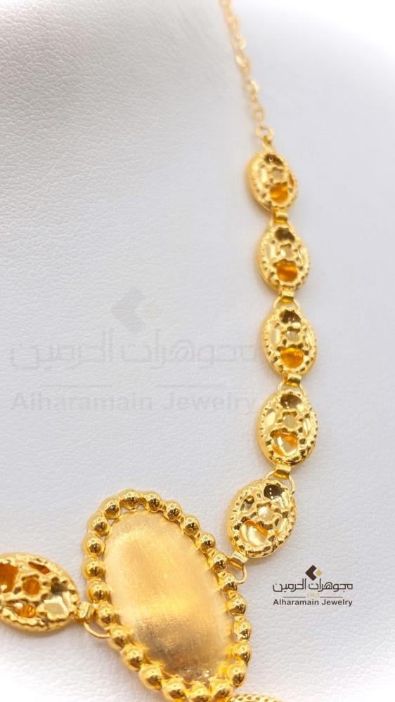 عقد ذهب عيار 21