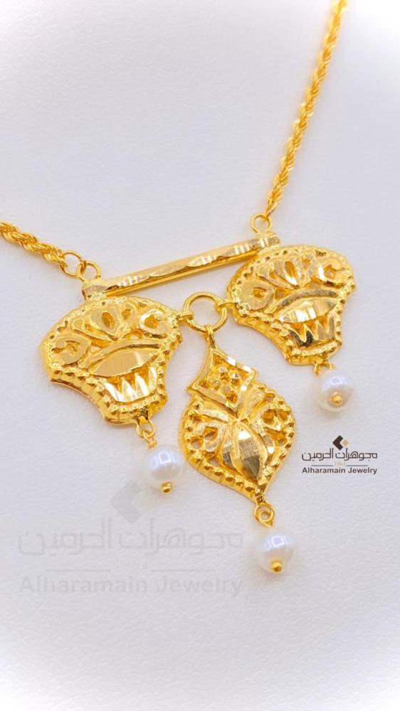 عقد ذهب عيار 21