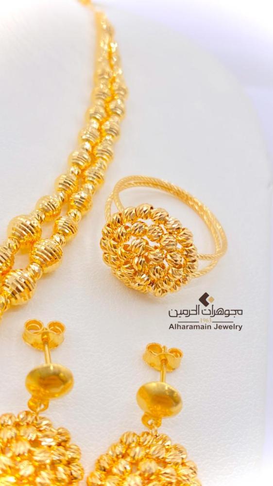 طقم ذهب عيار 21